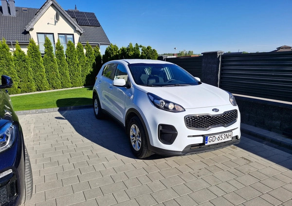 Kia Sportage cena 72500 przebieg: 75547, rok produkcji 2017 z Gdańsk małe 37